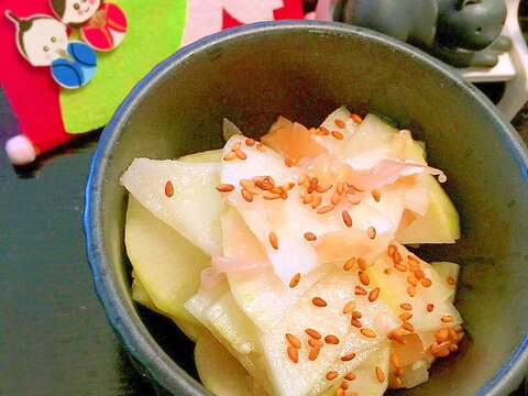 大根と甘酢生姜の浅漬け風パリポリサラダ
